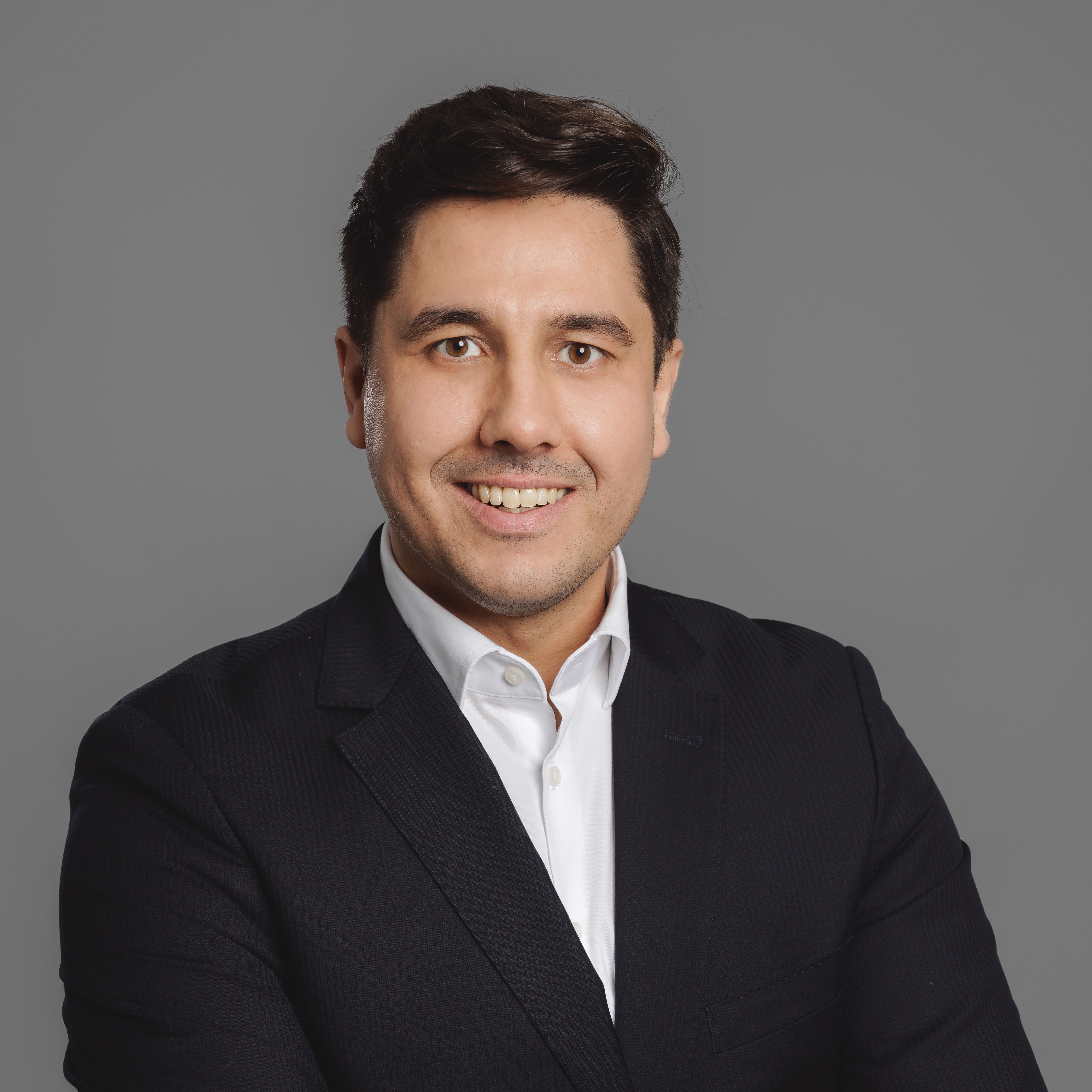 Aljoša Krdžić brez kravate kvadrat