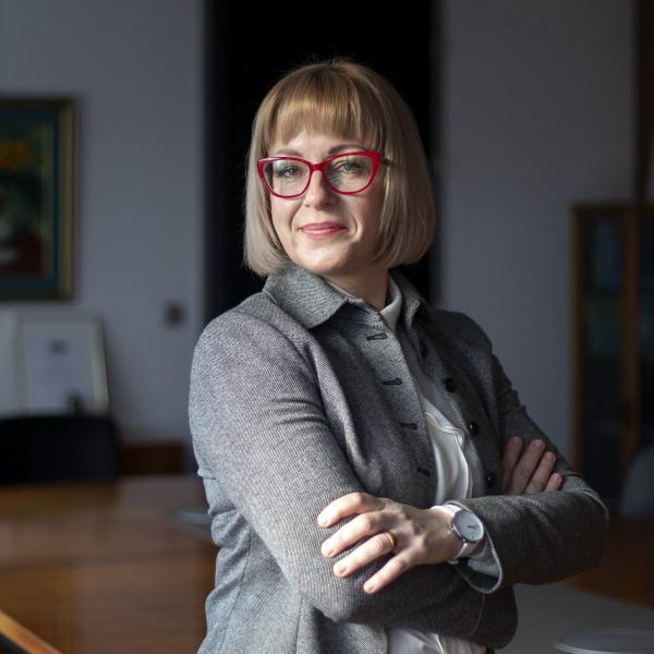 Sarah Jezernik portret4