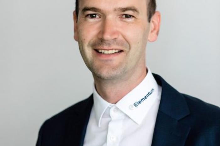 thumbnail 62 1 peter slapsak FOTO Polona Avanzo 464x600